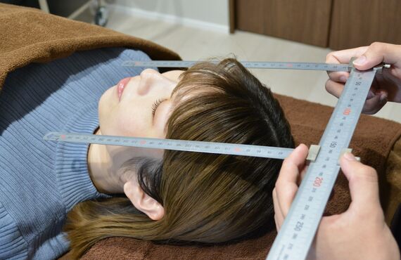 小顔矯正で骨を整え、小顔ハイフで筋膜から引き上げリフトアップ